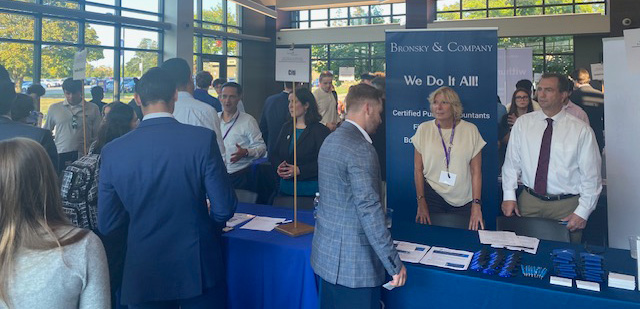 Meet the Accountant Night in the Dining Commons