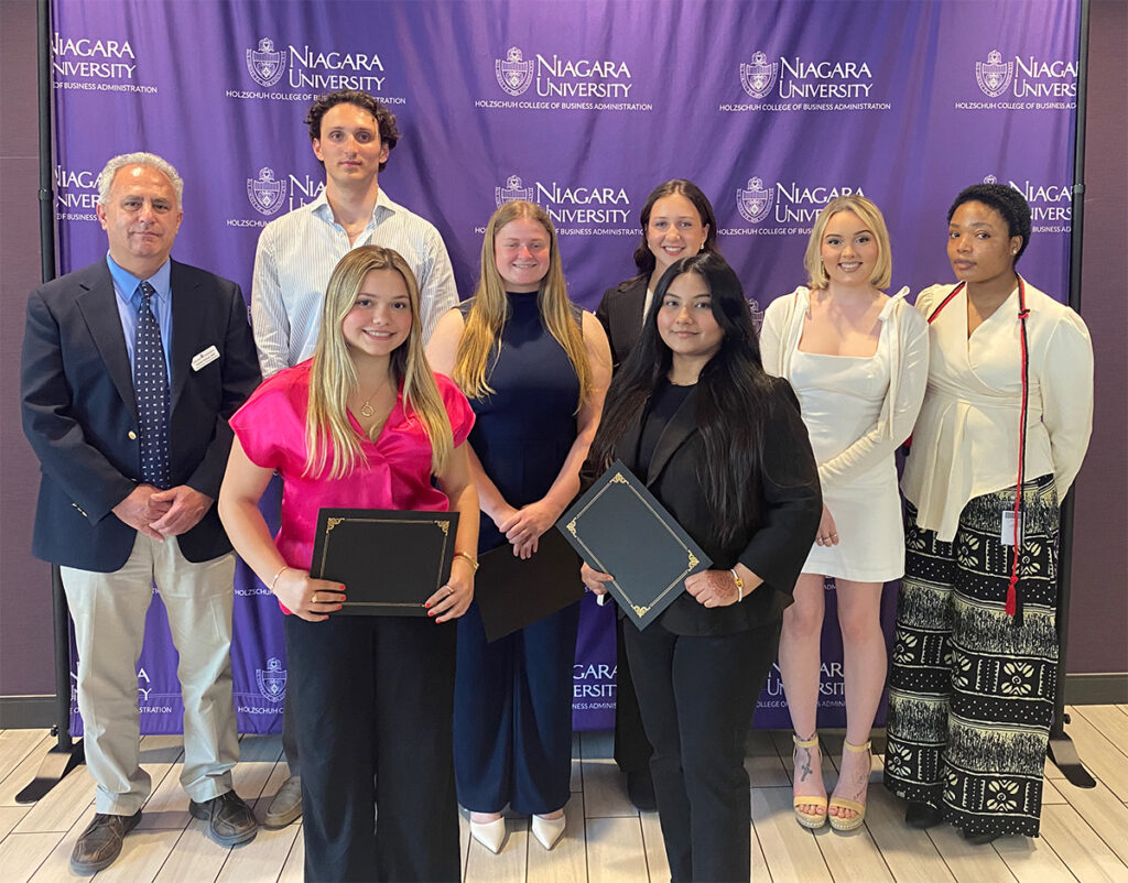 Mentorship students were recognized during the Holzschuh College of Business Administration’s awards ceremony