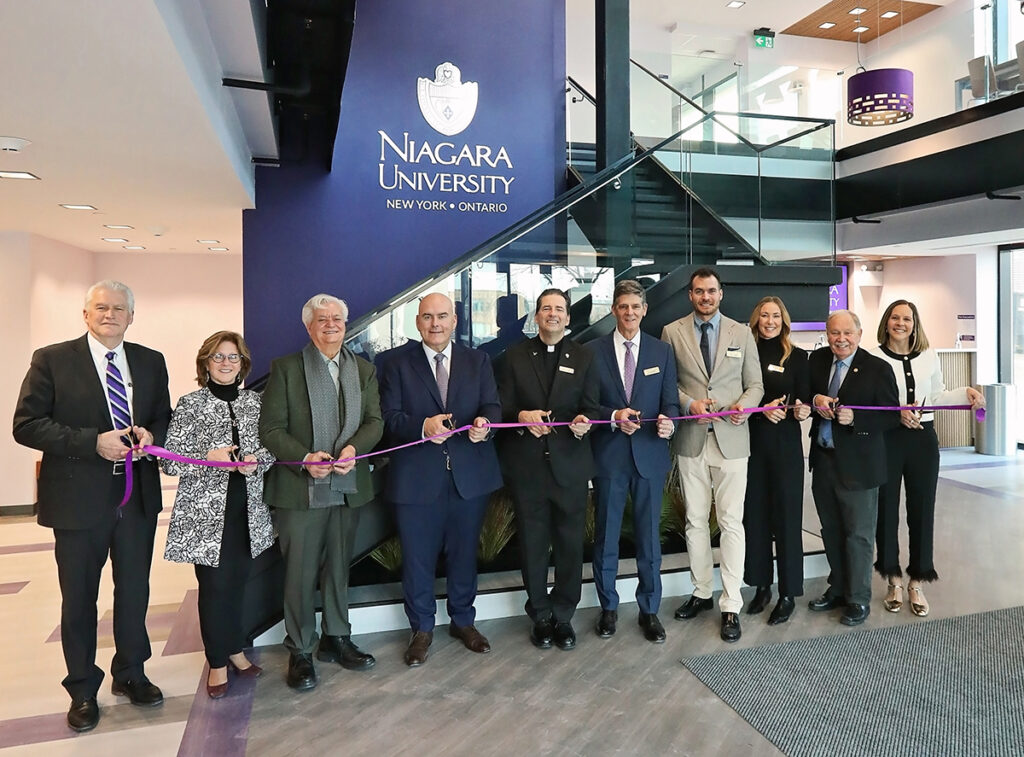 Niagara University cuts ribbon in Vaughan web